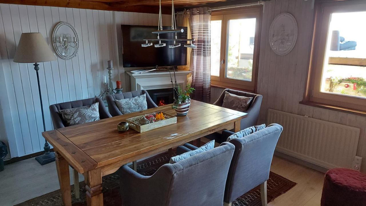 Petite Maison Sur La Colline Du Gibloux: 1Chambre,1 Salon Et Salle De Bain Prives Au Rez De Chausse, Piscine Exterieur Et Bbq , Le Chatelard  Екстер'єр фото